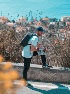 Logo trade ärikingituse pilt: Bobby Hero Väike vargusevastane seljakott