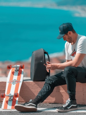 Logo trade ärikingituse pilt: Bobby Hero Väike vargusevastane seljakott