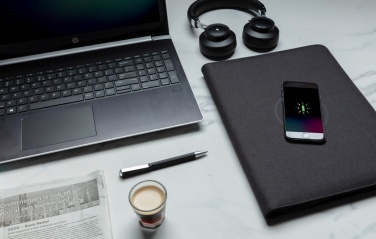 Logotrade firmakingi foto: Air 5W juhtmevaba laadimisega portfolio A4 koos 5000 mAh akupangaga