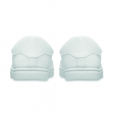 Logotrade firmakingituse foto: PU suuruses 46 tossud