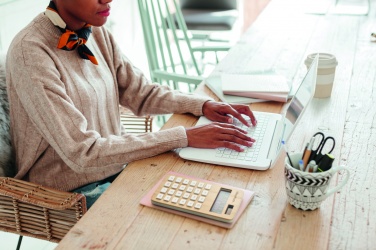 Logo trade firmakingid foto: 8-kohaline bambusest kalkulaator