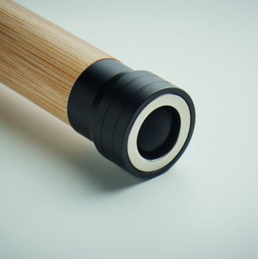 Logotrade firmakingi foto: 3-ühes bambusest taskulamp koos avariivasara ja turvavöölõikuriga