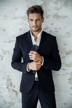 Logotrade meene foto: Krediit- ja visiitkaartide hoidja