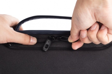 Logo trade mainoslahjat ja liikelahjat kuva: Bobby Bizz -varkaudenestoreppu ja –salkku