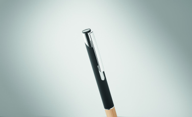 Logotrade liikelahjat mainoslahjat tuotekuva: Alumiinista valmistettu kuulakärkikynä, jossa on otekohta bambua mukautettavalla painatuksella