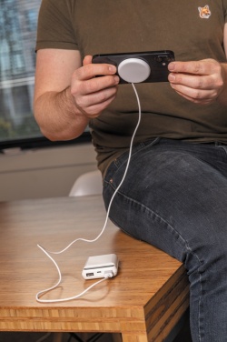 Logotrade kampanjprodukter bild: 5W magnetisk trådlös laddare