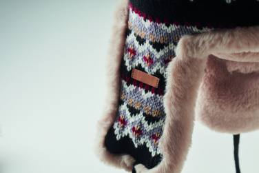 Logotrade profilprodukter bild: Stickad mössa med öronlapp